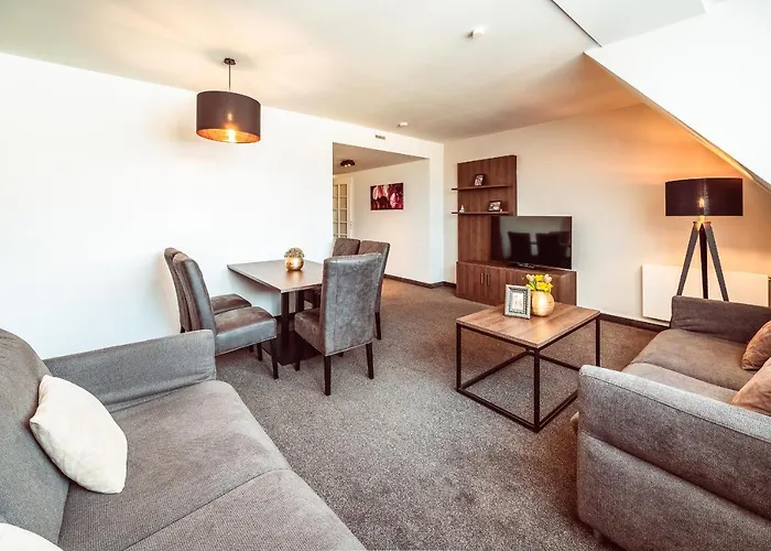Familienapartment Am Neumarkt L